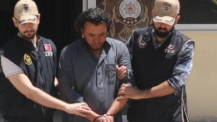 Canlı bomba saldırısı hazırlığındaki DEAŞ'lı terörist Şanlıurfa'da yakalandı