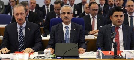 "PARASI OLAN OTOYOLDAN GİDER. MEVCUT DEVLET YOLU RAHATLAMIŞ OLUR PARASI OLMAYAN DA ORADAN RAHAT RAHAT GİDER"