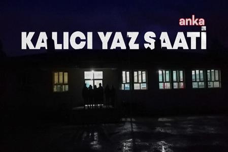 Eğitim sendikalarından MEB'e genelge tepkisi: "Kış saati uygulamasına geri dönülmeli, sadece öğrencileri değil toplumun önemli bir kısmını etkileyen sorun ortadan kaldırılmalıdır"