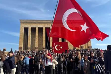 10 Kasım'da Anıtkabir'e ziyaretçi akını